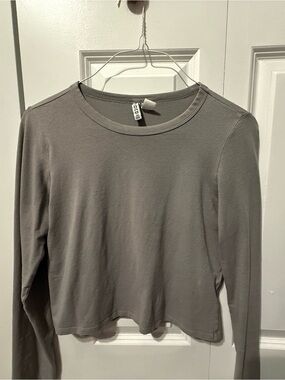 H&M Women's Long-Sleeve Crewneck Top — Gray
